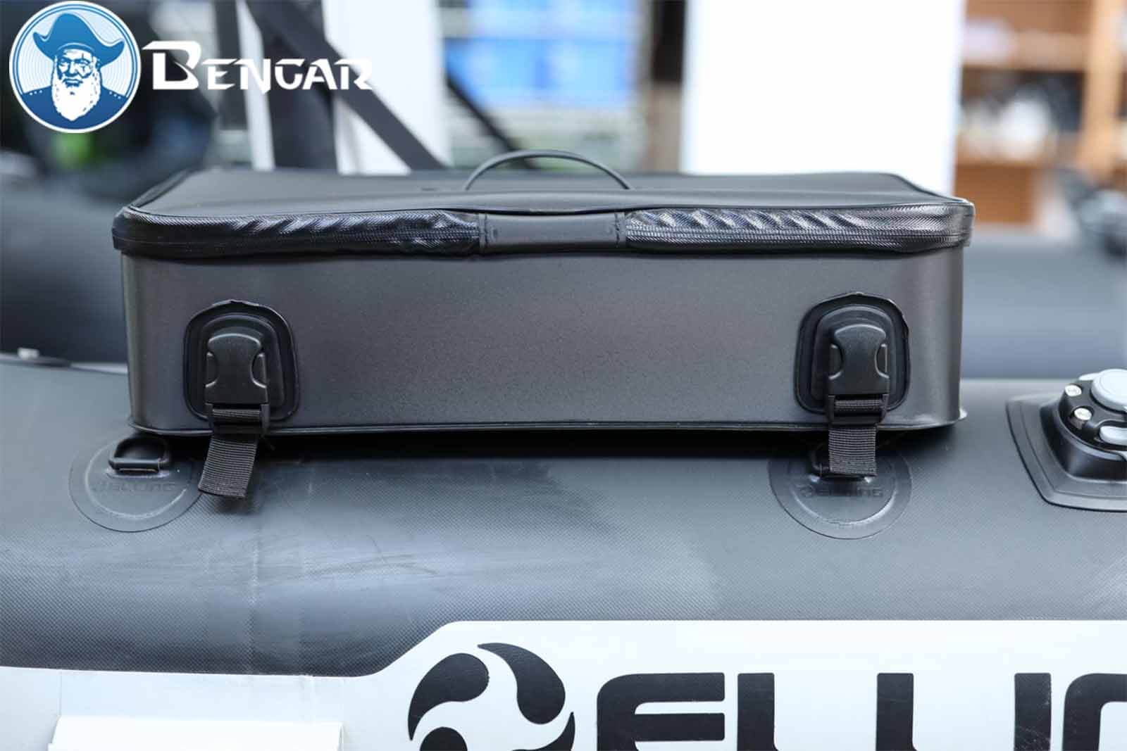 Bengar EVA Bellyboat Tasche Bakkan zum Gurten montiert