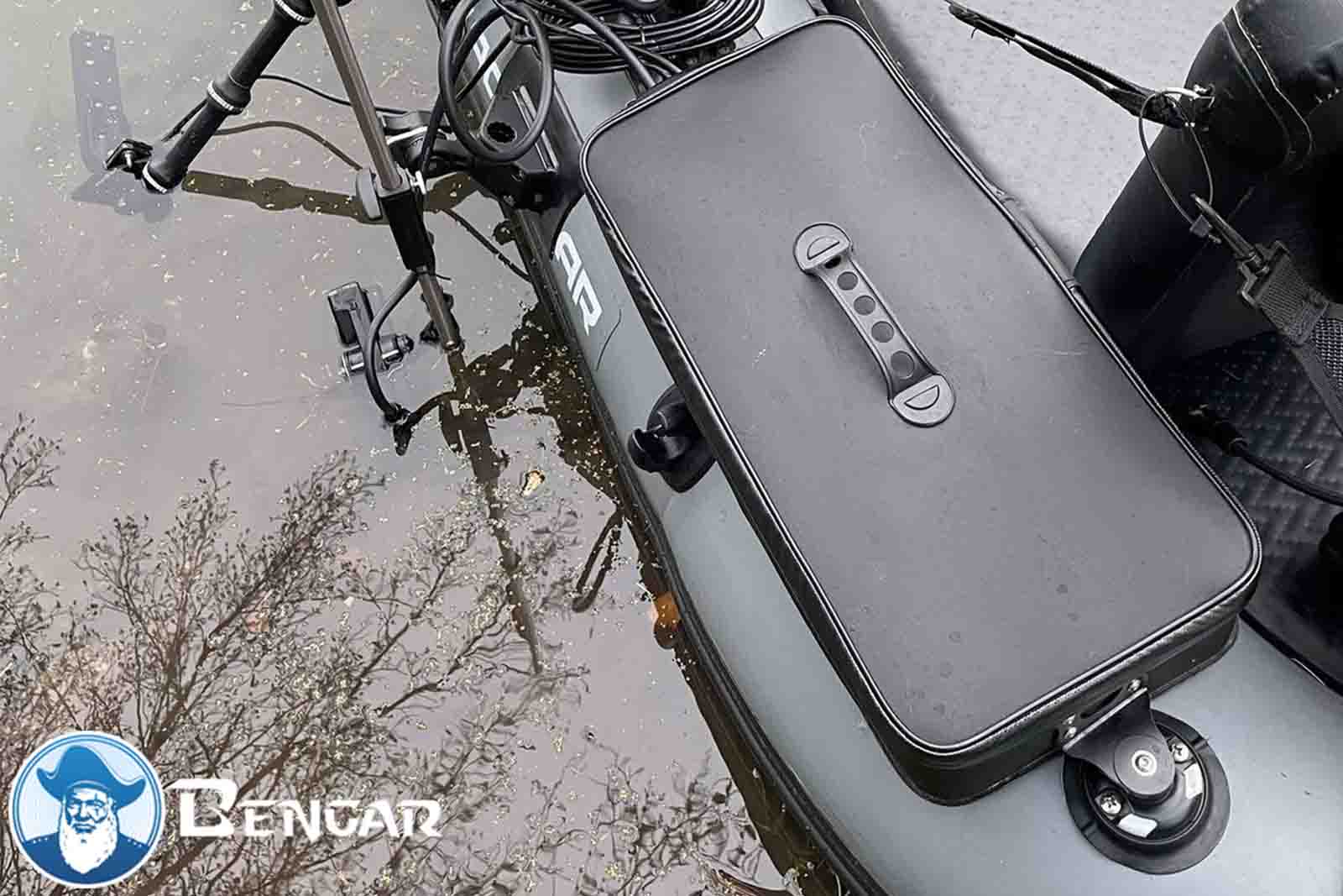 Bengar EVA Bellyboat Tasche Bakkan mit Fasten montiert Lifestyle